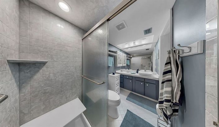 Image No.18-2 Bed Property for sale