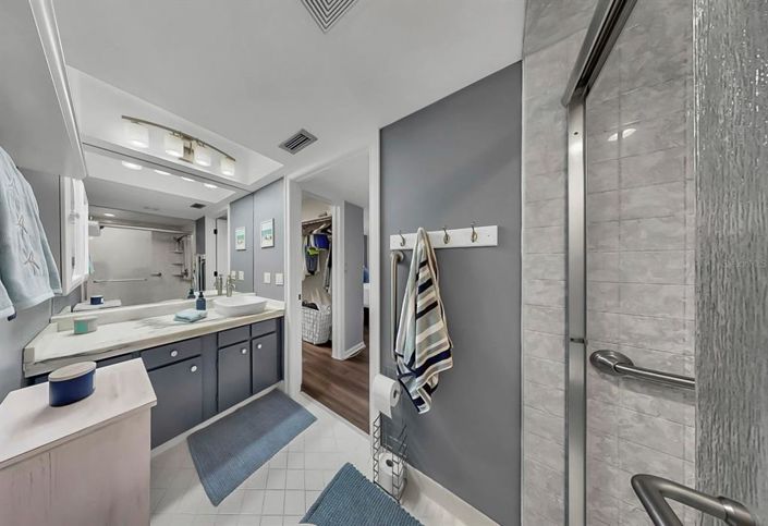 Image No.19-2 Bed Property for sale