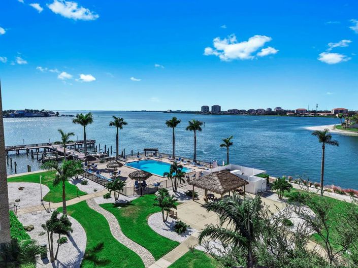 Image No.32-2 Bed Property for sale