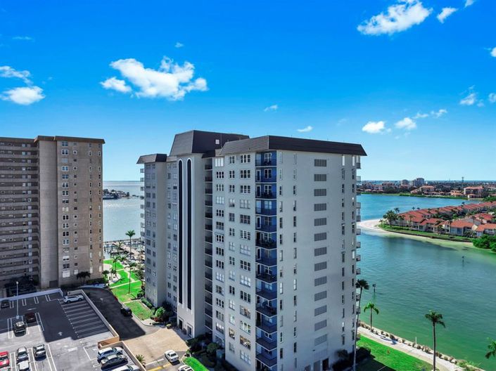 Image No.34-2 Bed Property for sale