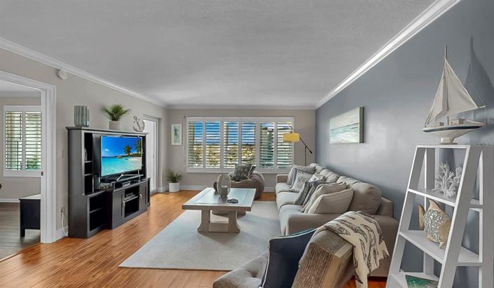 Image No.9-2 Bed Property for sale