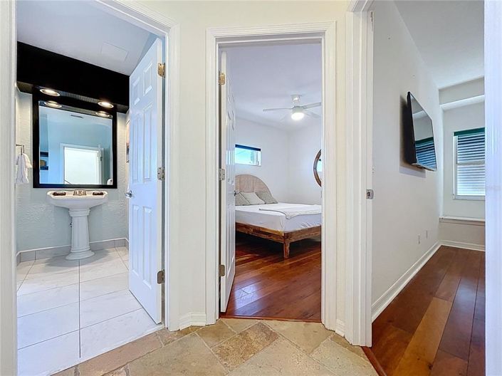 Image No.24-3 Bed Property for sale