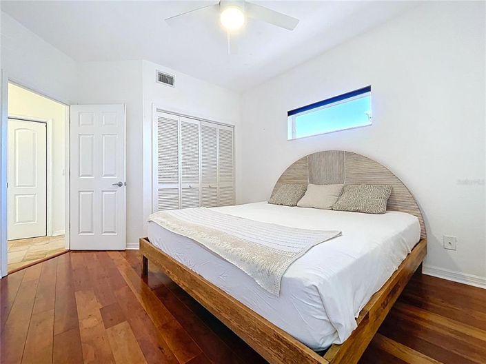 Image No.27-3 Bed Property for sale