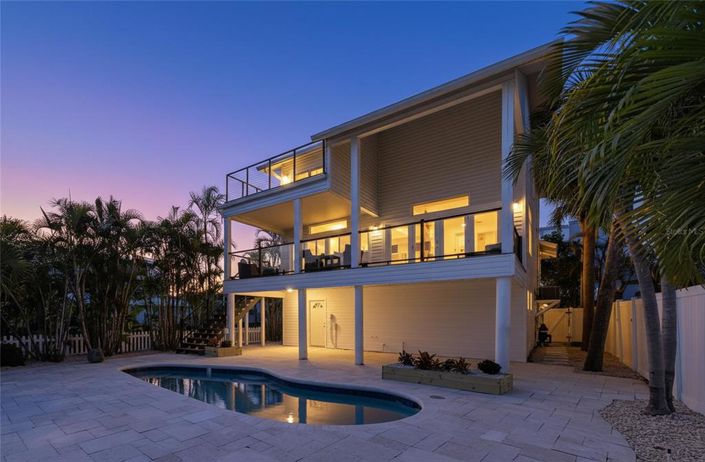 Image No.28-3 Bed Property for sale