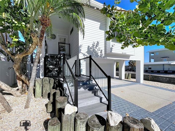 Image No.36-3 Bed Property for sale