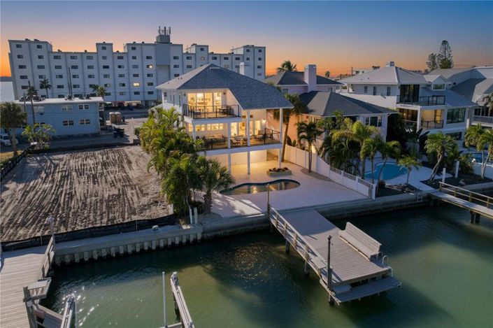 Image No.39-3 Bed Property for sale