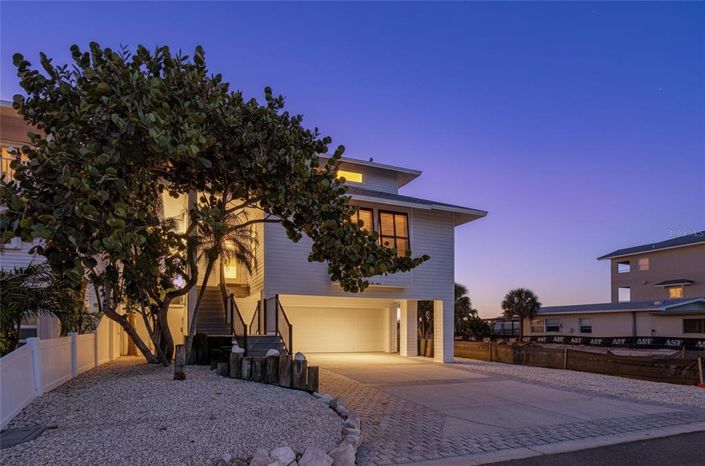 Image No.48-3 Bed Property for sale