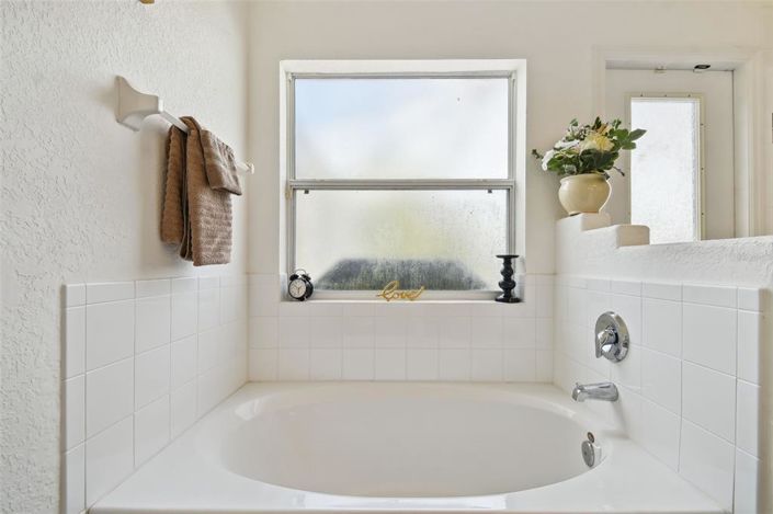 Image No.25-4 Bed Property for sale