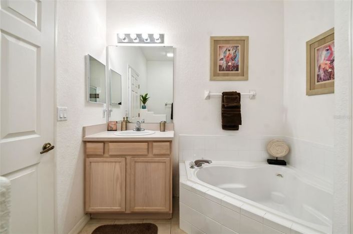 Image No.32-4 Bed Property for sale