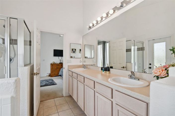 Image No.45-4 Bed Property for sale