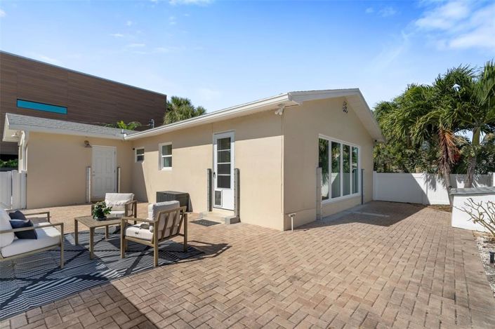 Image No.20-2 Bed Property for sale