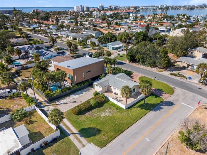 Image No.27-2 Bed Property for sale