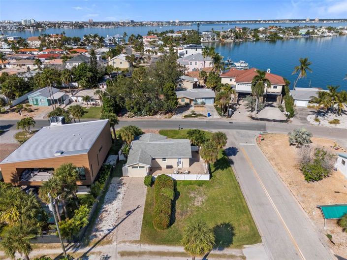 Image No.28-2 Bed Property for sale