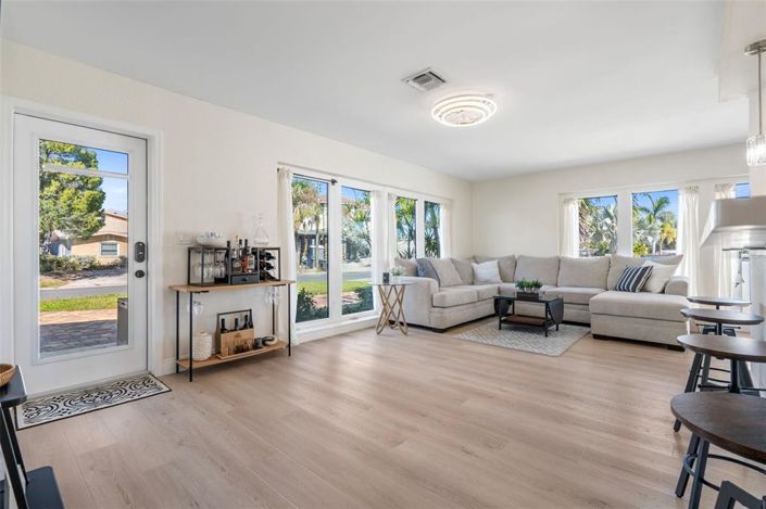 Image No.6-2 Bed Property for sale