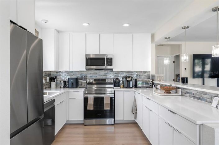 Image No.9-2 Bed Property for sale