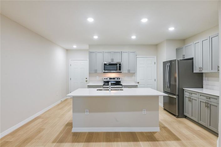 Image No.12-3 Bed Townhouse for sale