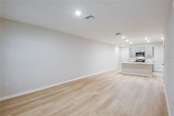 Image No.16-3 Bed Townhouse for sale