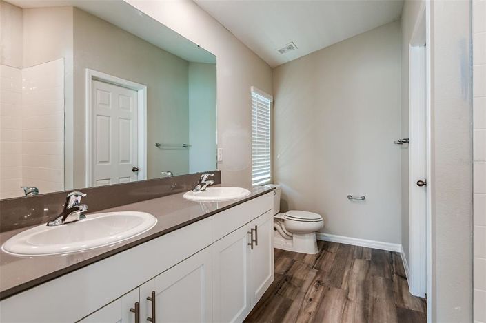 Image No.11-3 Bed Property for sale