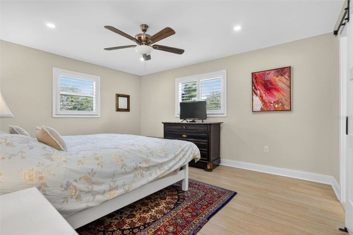 Image No.25-2 Bed Property for sale