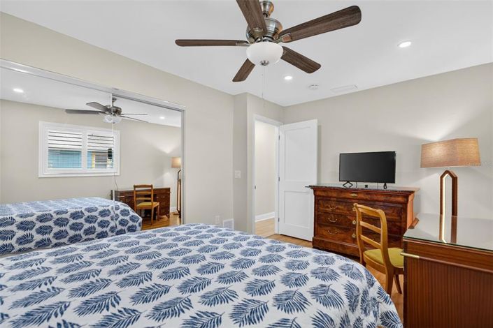 Image No.31-2 Bed Property for sale