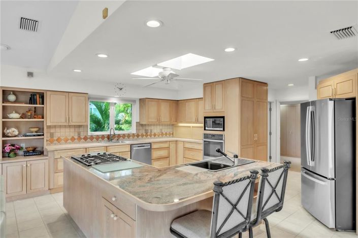 Image No.18-3 Bed Property for sale