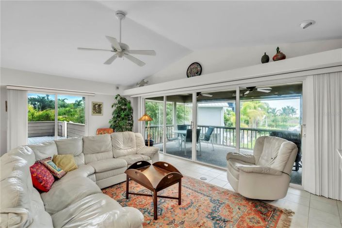 Image No.25-3 Bed Property for sale