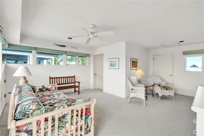 Image No.37-3 Bed Property for sale