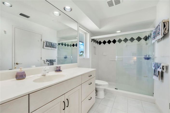 Image No.40-3 Bed Property for sale