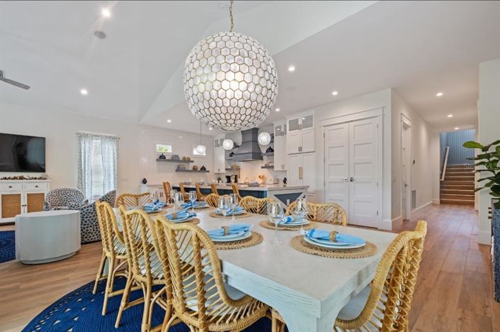 Image No.14-6 Bed Property for sale