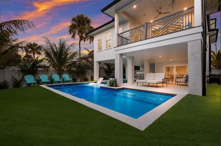 Image No.2-6 Bed Property for sale