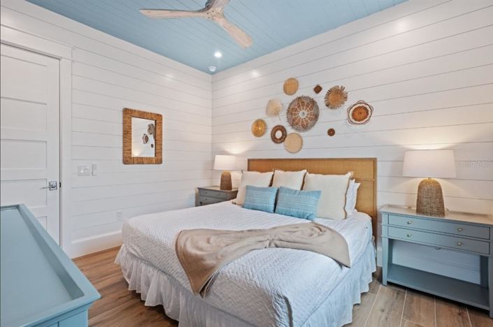 Image No.25-6 Bed Property for sale