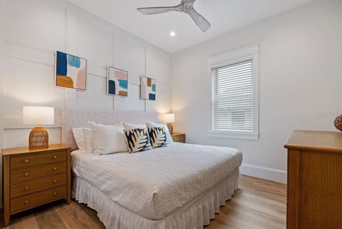 Image No.28-6 Bed Property for sale