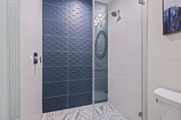 Image No.31-6 Bed Property for sale