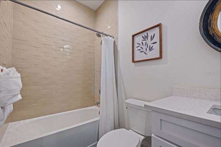 Image No.37-6 Bed Property for sale