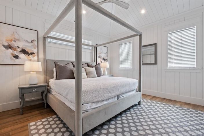 Image No.42-6 Bed Property for sale