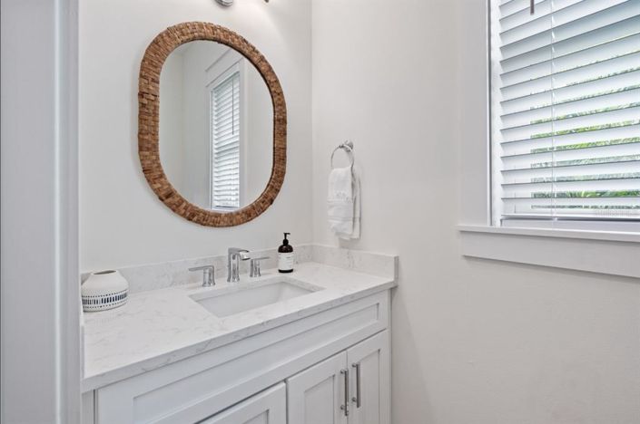 Image No.46-6 Bed Property for sale