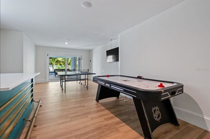 Image No.48-6 Bed Property for sale