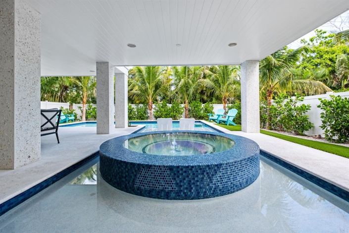 Image No.57-6 Bed Property for sale