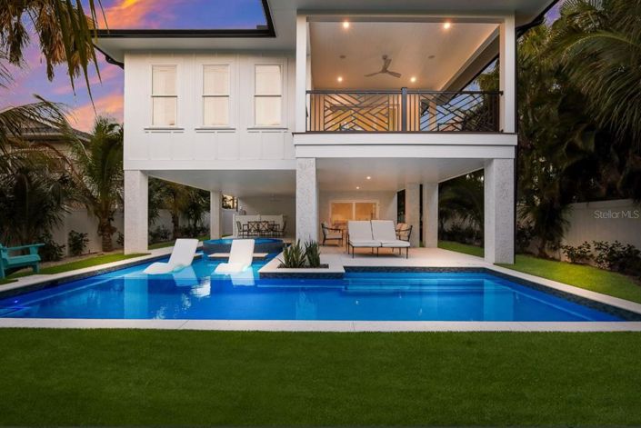 Image No.65-6 Bed Property for sale