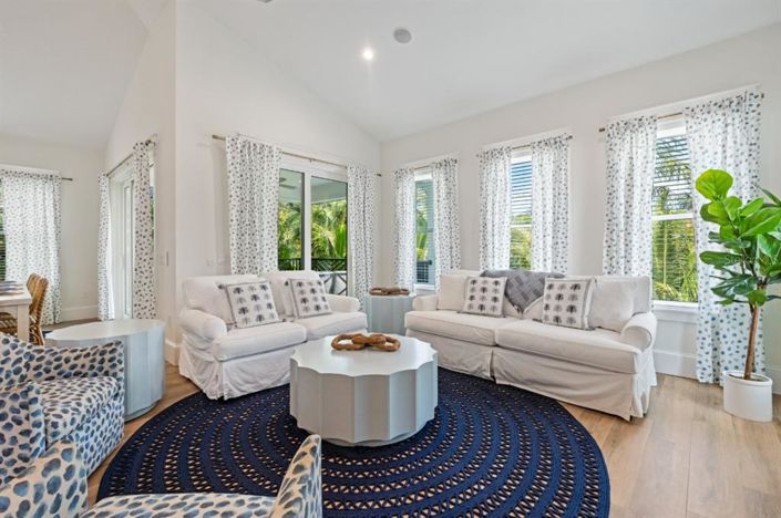 Image No.8-6 Bed Property for sale