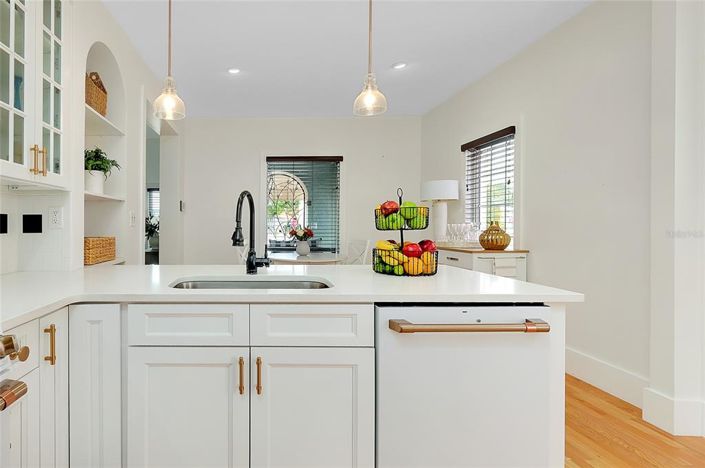 Image No.10-Propriété de 2 chambres à vendre à Sarasota