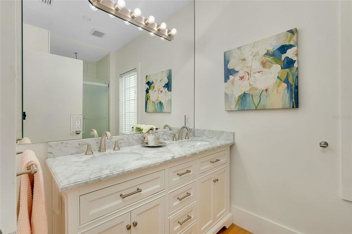 Image No.16-Propriété de 2 chambres à vendre à Sarasota