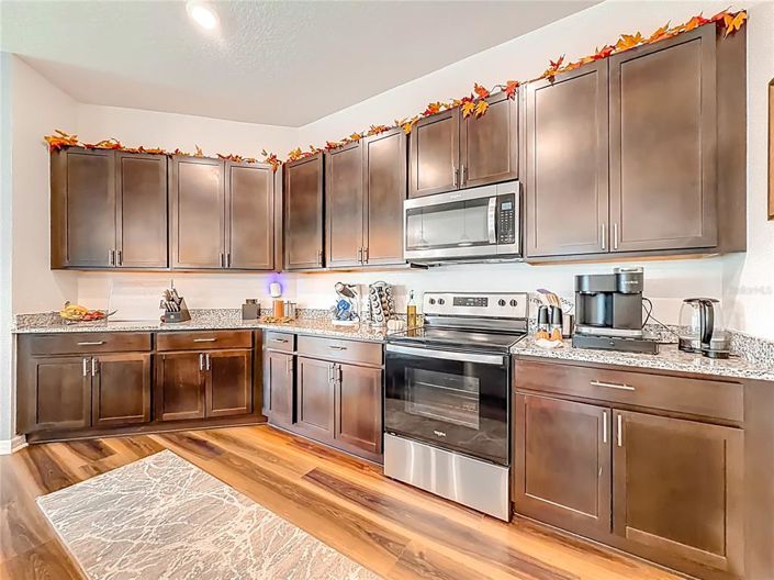 Image No.12-4 Bed Property for sale