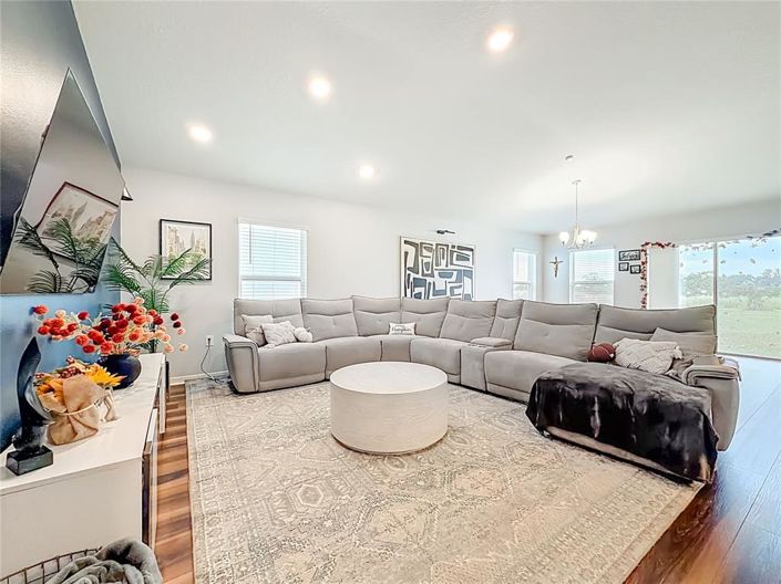 Image No.15-4 Bed Property for sale