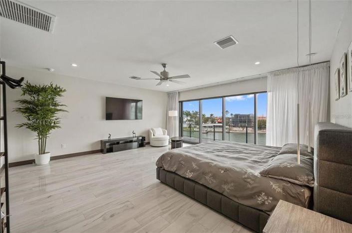 Image No.30-Propriété de 6 chambres à vendre à Treasure Island