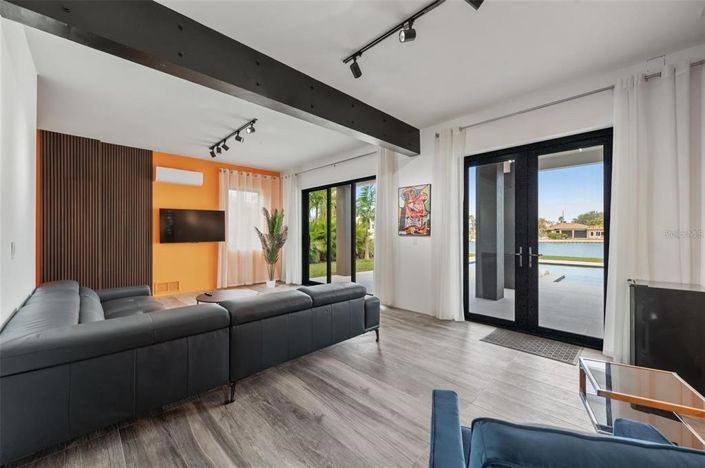 Image No.43-Propriété de 6 chambres à vendre à Treasure Island