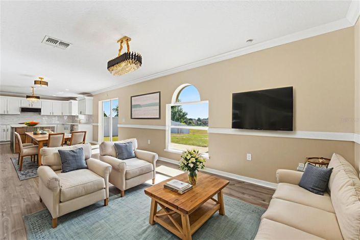 Image No.12-5 Bed Property for sale