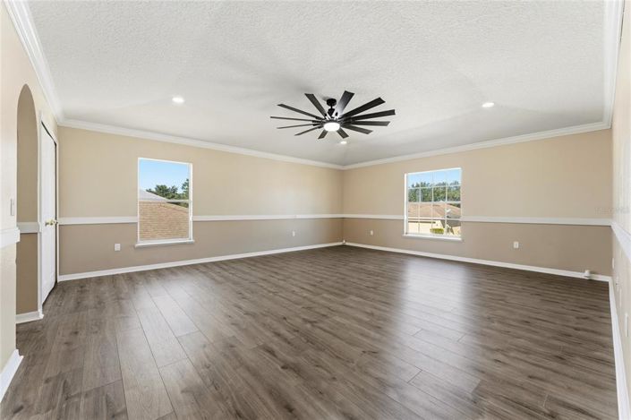 Image No.25-5 Bed Property for sale