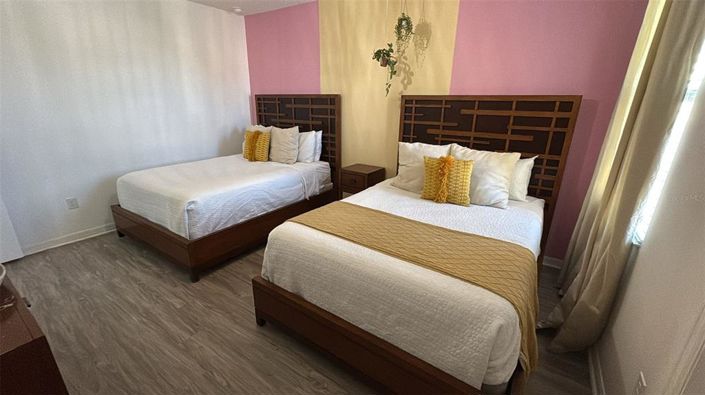 Image No.21-8 Bed Property for sale