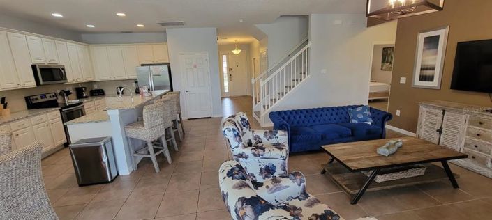 Image No.3-8 Bed Property for sale